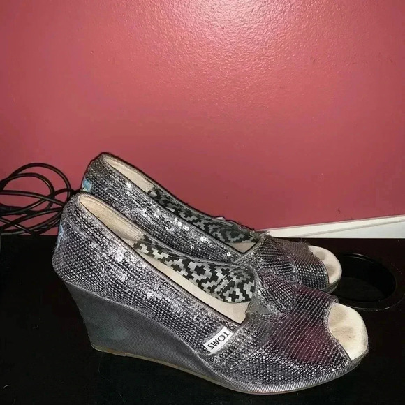 Toms Sparkling Wedge Shoes - Picture 2 of 7
